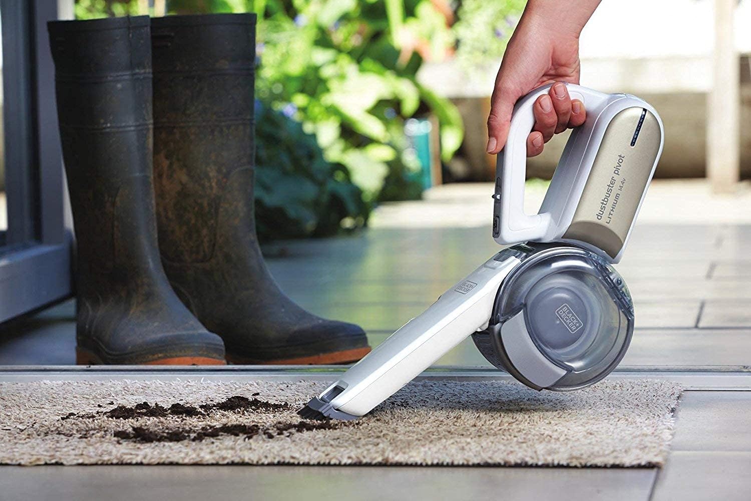 Black & Decker 14.4V Dustbuster Pivot Cordless Handheld Vacuum PV1420L B5