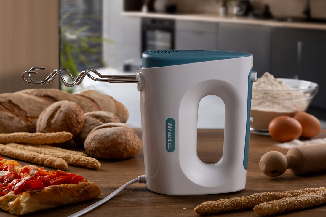 Ariete Hand Mixer 450W Electric Cake Mixer 5 Speeds Turbo Dough Hooks